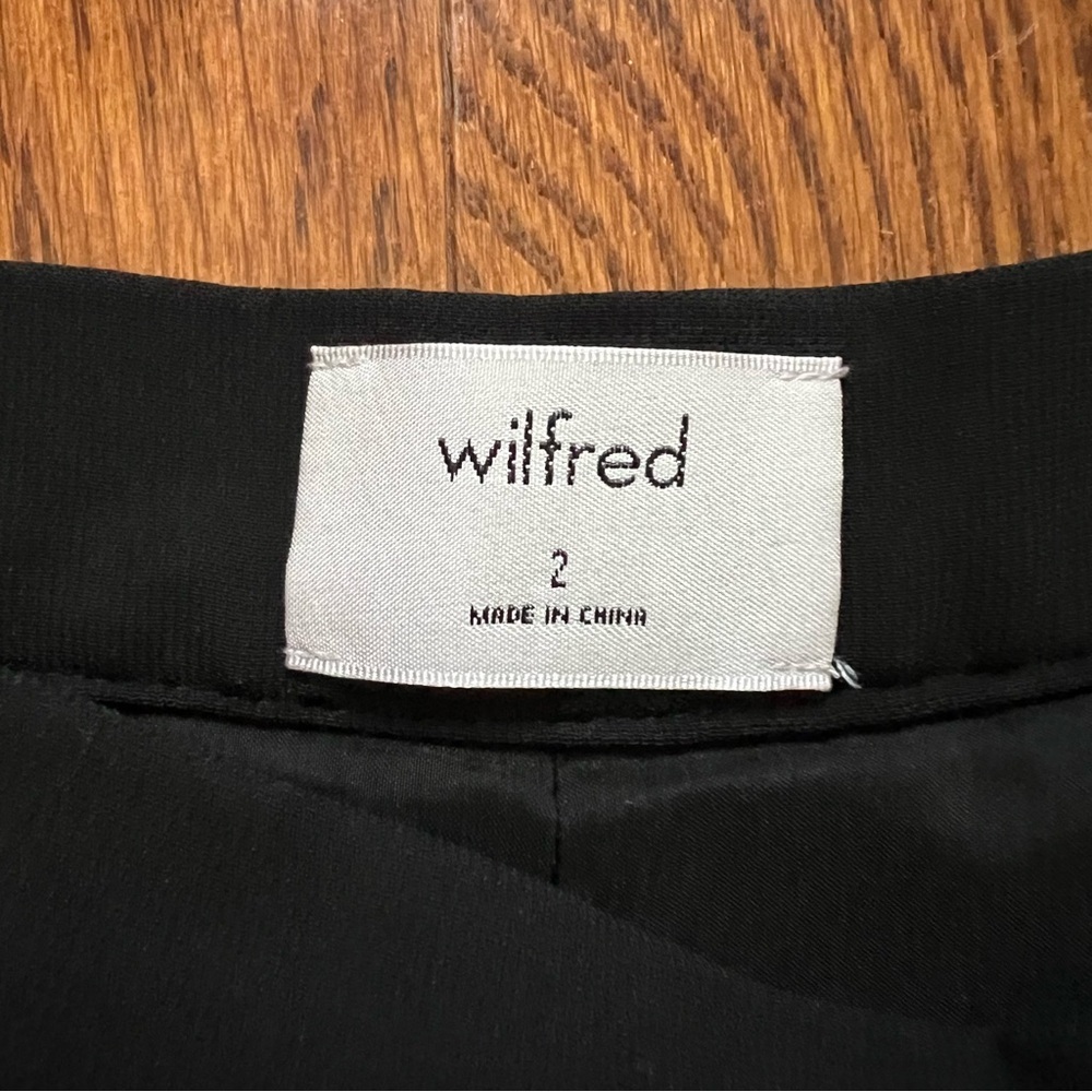Aritzia Wilfred Black Scalloped Crepe Trousers Shorts - Sz 2 - Picture 7 of 13
